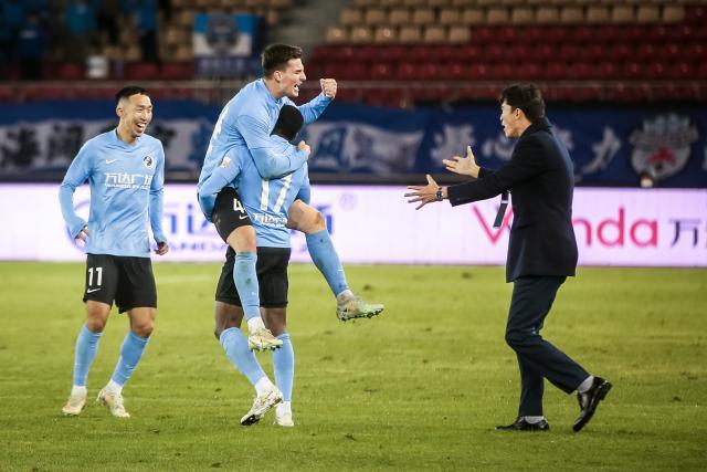 万博体育官网-控球率不足4成 谢晖再用“本土敢死队”硬刚徐正源