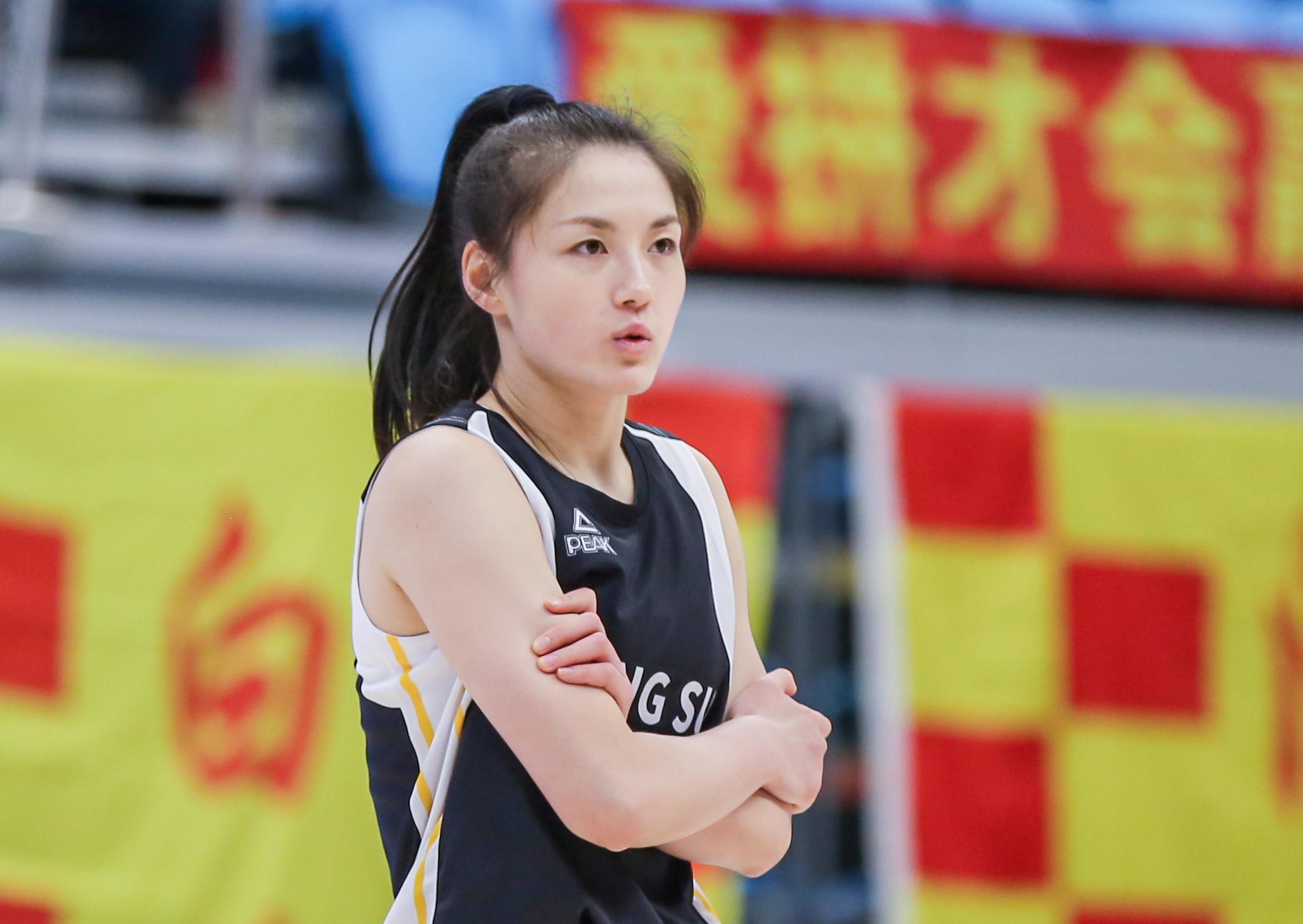 万博体育-轰15分6助+4记三分！中国女篮29岁后卫蜕变：宫鲁鸣新爱将冲冠